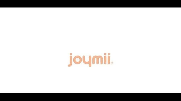 Young babe enjoys cunt stimulation and softcore games