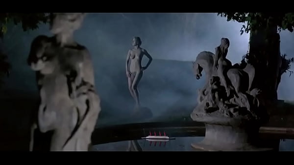 Elle Macpherson Sirens