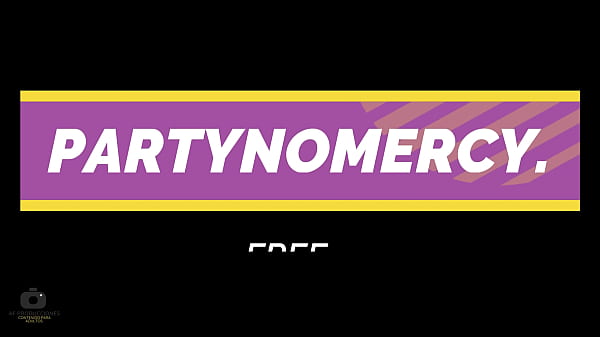 Descubro a mi madrastra tomandose fotos calientes para enviarle a su amante, me la cojo duro a cambio de no contarle nada a mi padrastro. H.L.